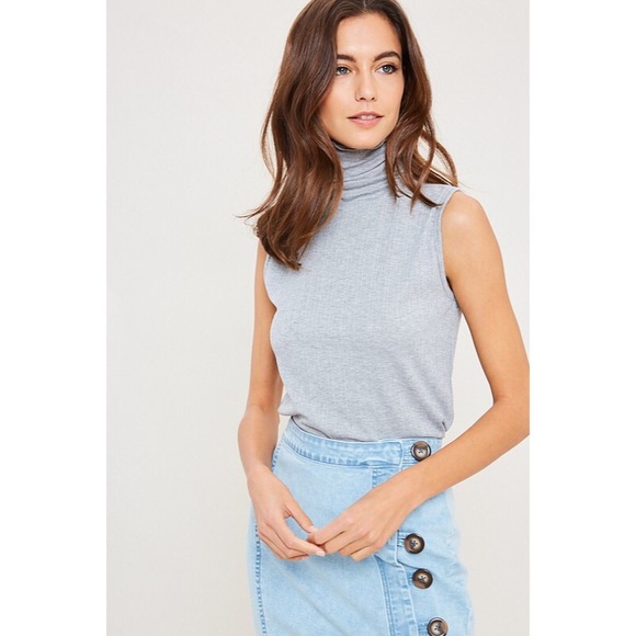 BOUTIQUE CLOSING MAKE AN OFFER - Picture 2 of 4